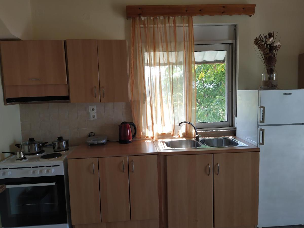 Number One Apartment Asprokklisi Exterior photo
