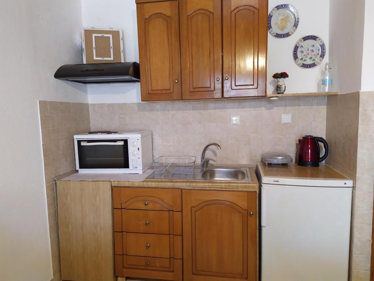 Number One Apartment Asprokklisi Exterior photo
